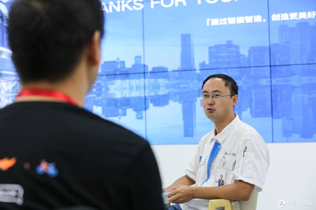 耐心回答的厂长