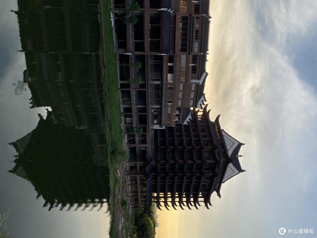 类似的建筑还是有很多的,个人觉得很美