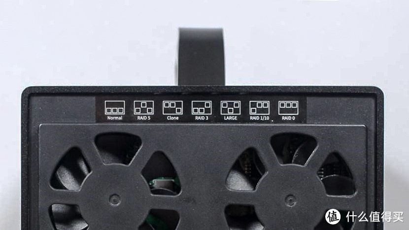 【老黄搞机 篇十九】麦沃K35274D硬盘阵列盒评测：多RAID模式+高速传输+看片神器！