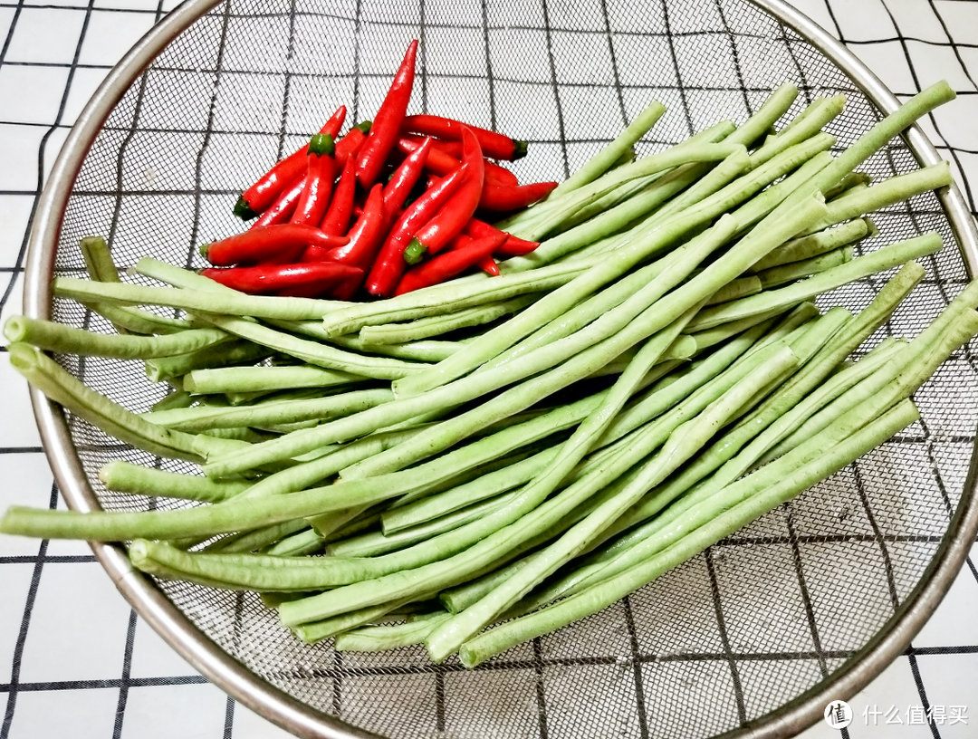 手把手教你如何简单、快速地做好四川泡菜，以及好吃的肉末酸缸豆