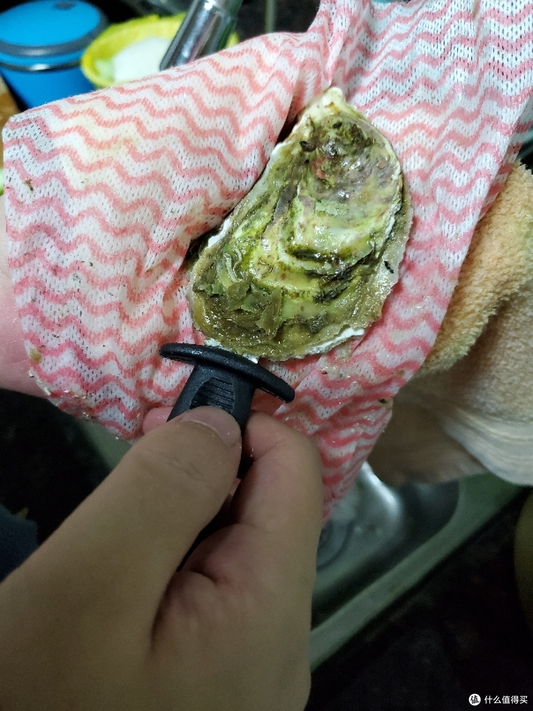 14块8一箱的生蚝好吃吗?大润发新鲜生蚝开箱烤制全过程