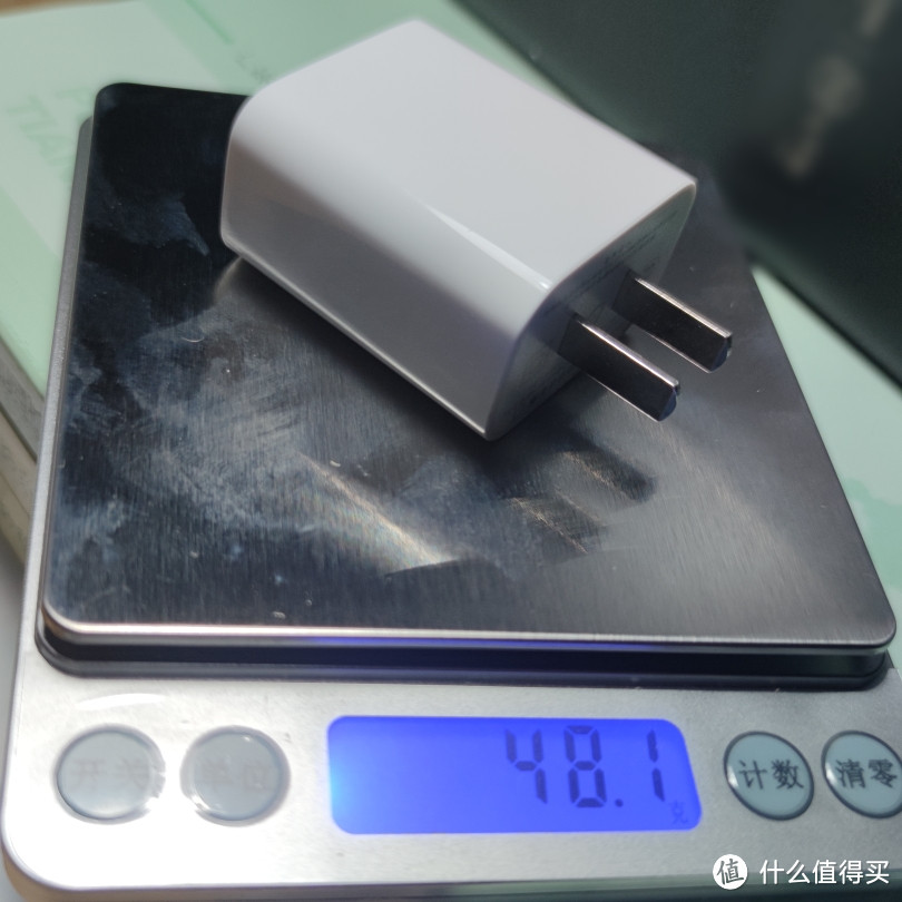 华科隆18W PD充电器开箱体验报告