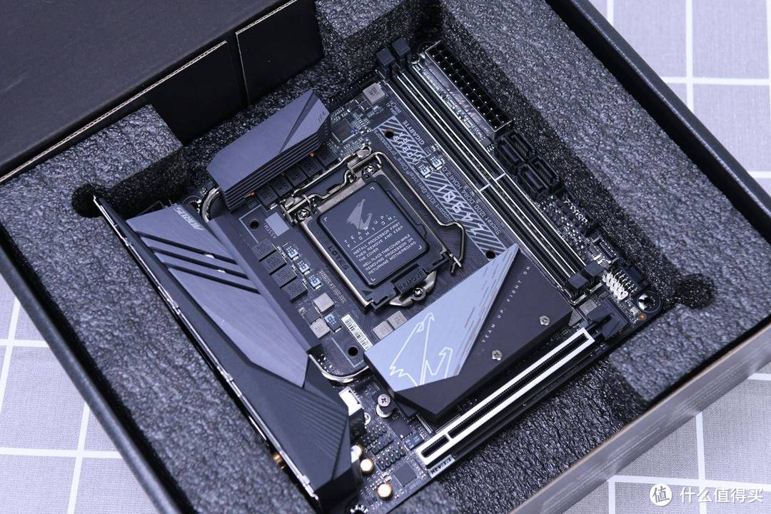 巨炮快评篇二十二：轻松征服i9 10900K！技嘉Z490I AORUS ULTRA解析_