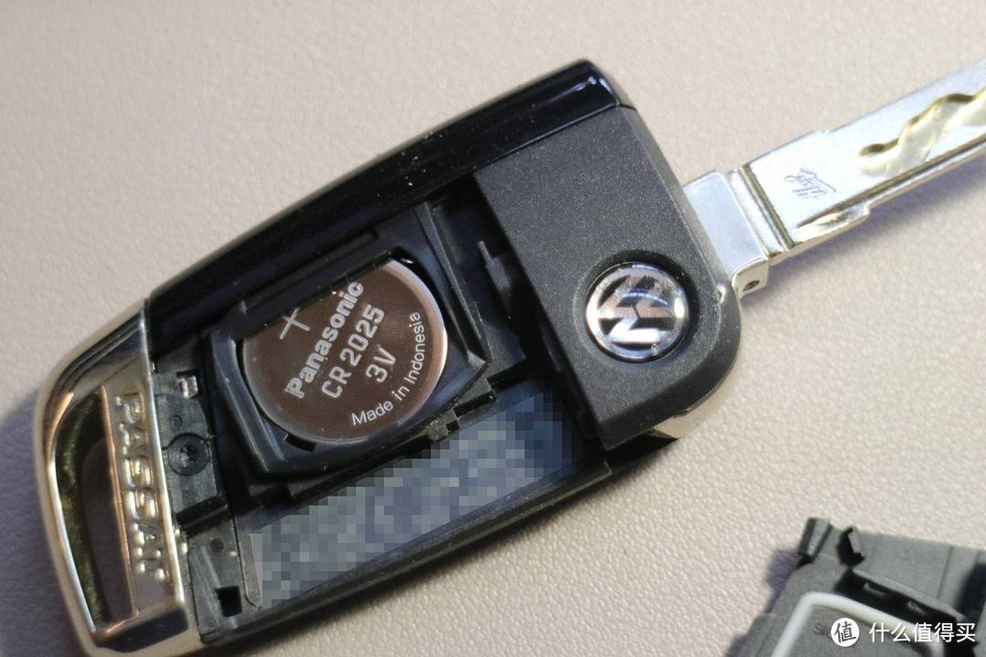 2017款帕萨特遥控钥匙电池更换记