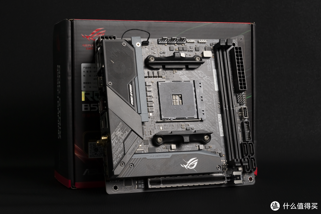 信仰与颜值并存！华硕 ROG STRIX B550-I GAMING 拆解评测