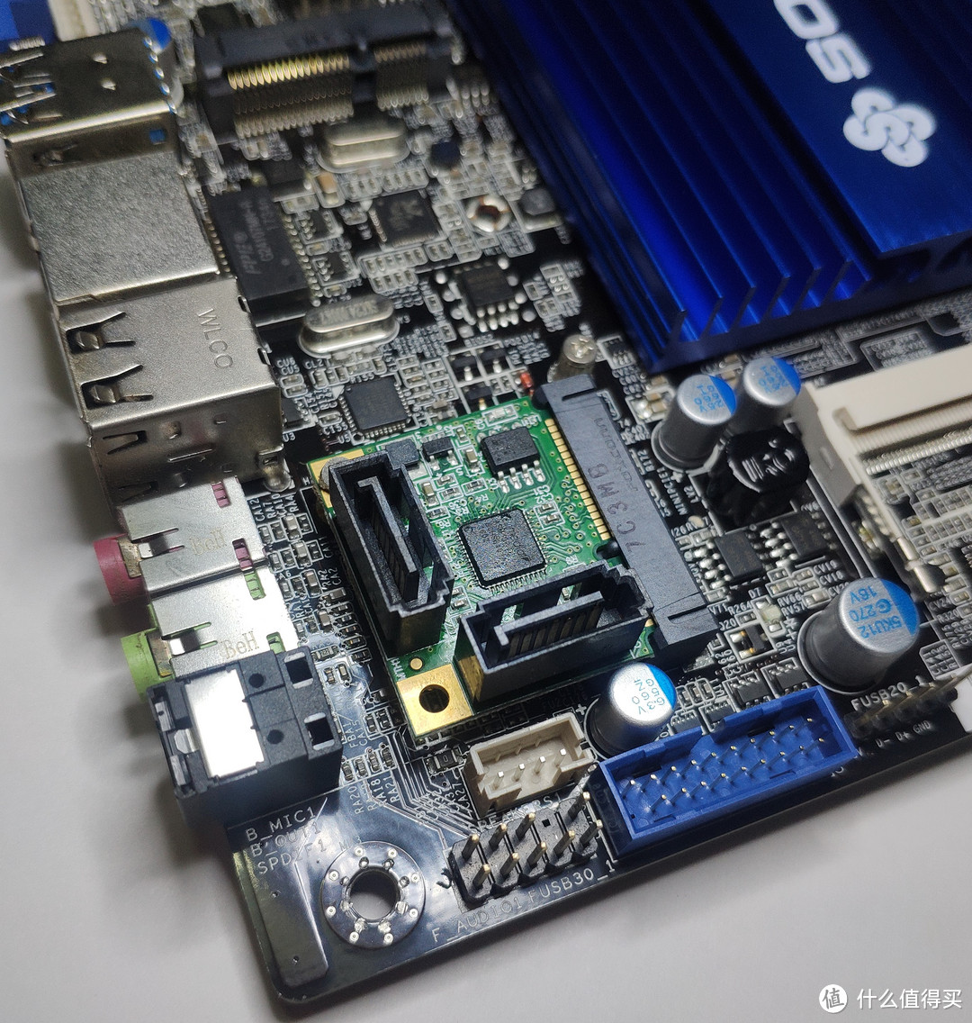 先说一下具体的思路主板各接线处1.sata1接口和msata接口跳线.