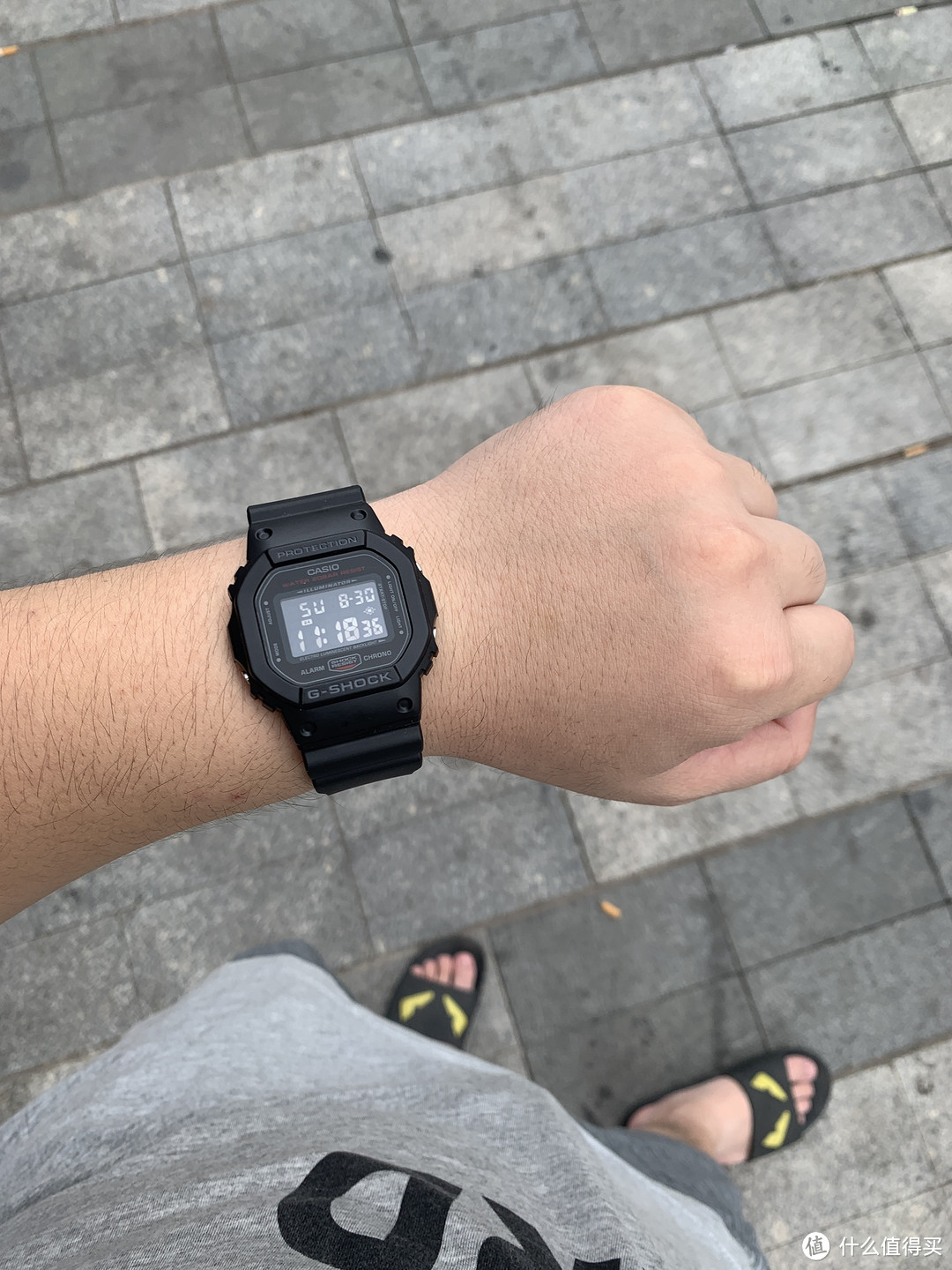 方寸之间，尽显坚韧不拔 - 卡西欧G-SHOCK DW-5600HR 值得买限定礼盒 开箱体验