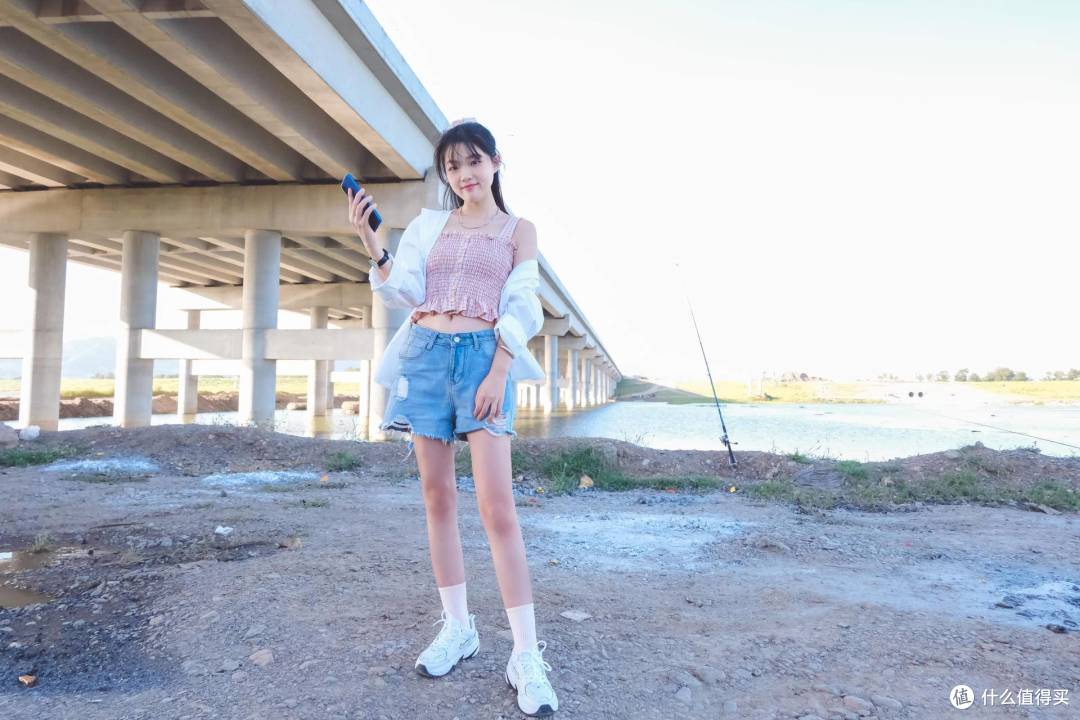开学买个999元最便宜的5G手机给苹果当热点,Realme V3看看行不行