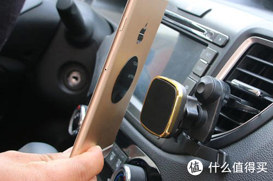 iPhone 12机身新增一圈磁铁,目的直指磁吸无线充电?