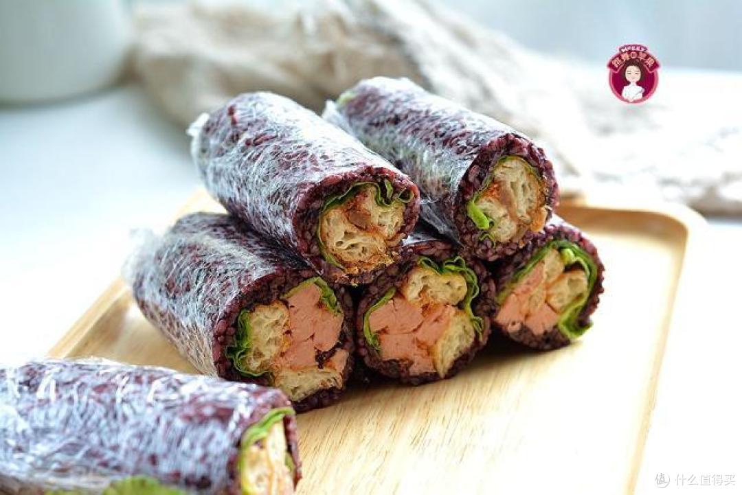 开学早餐来啦，紫糯米油条饭团子，儿子能吃两大条，特别能扛饿