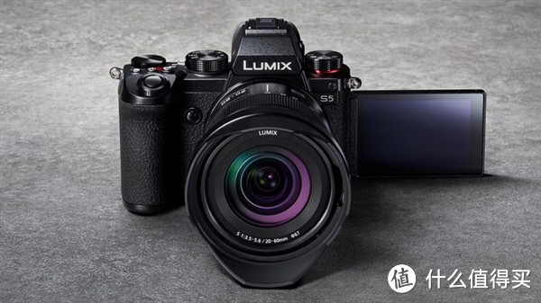 松下发布全画幅相机LUMIX S5；国行《健身环大冒险》开售