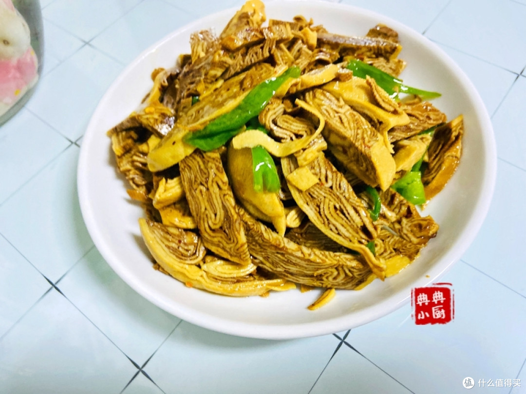 切一切,炒一炒,啥辅料都不要加的炒菜,竟然也好吃下饭
