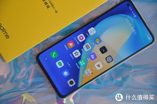 打造年轻一代潮玩机，realme 真我X7 Pro评测