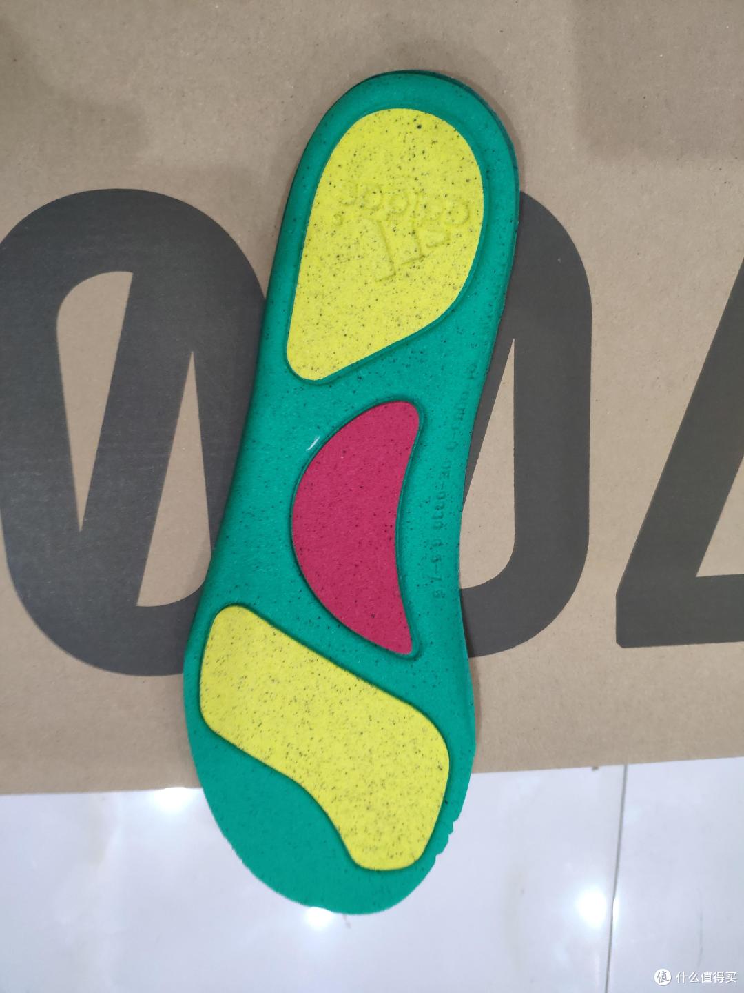 新鞋光速开箱 篇十六:经典yeezy 700 火山配色开箱