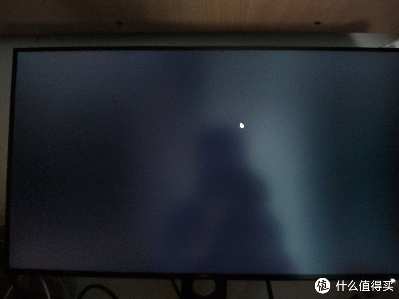有点漏光,但是不明显