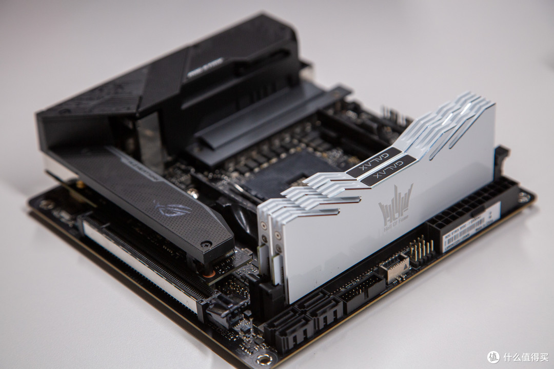 考虑未来提前布置PCIe4.0主机分享:这套白色主题是你的菜吗?