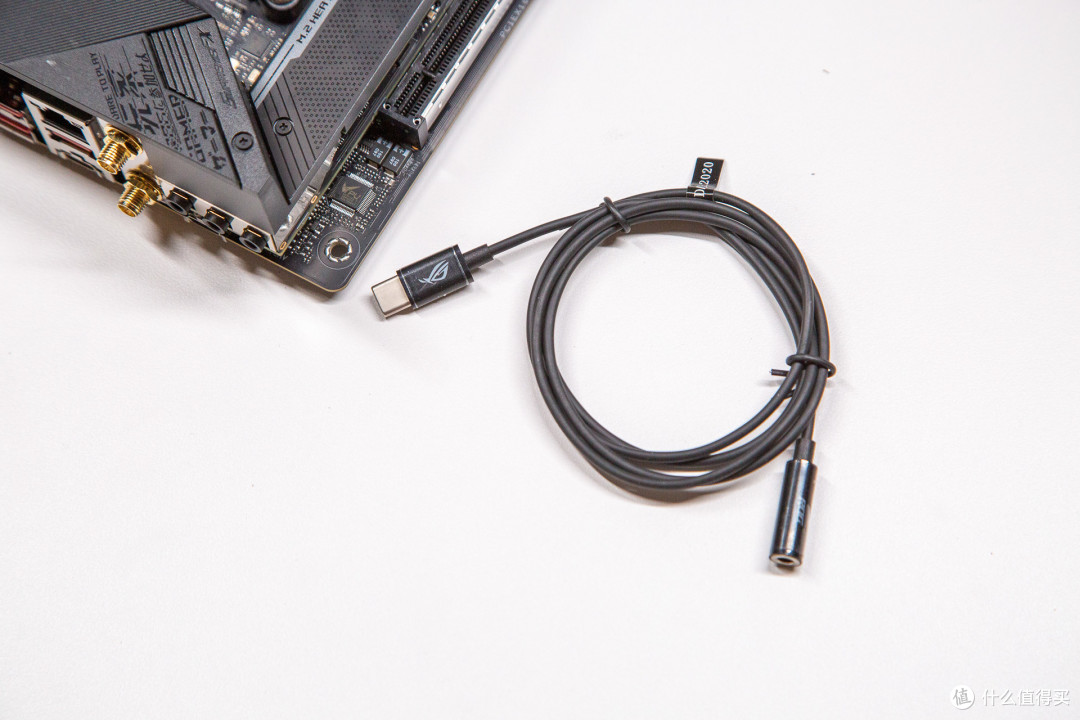 考虑未来提前布置PCIe4.0主机分享:这套白色主题是你的菜吗?