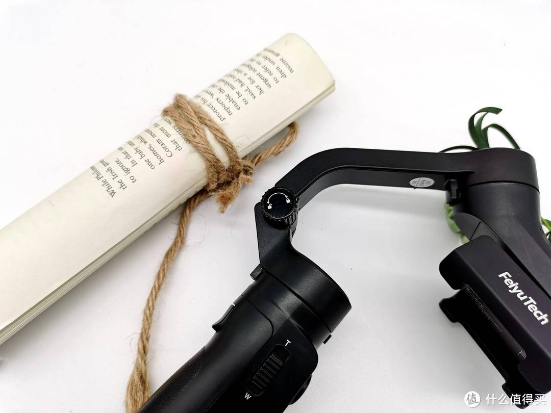 曾经那个少年有了很大的改变,飞宇稳定器天生丽质气宇非凡