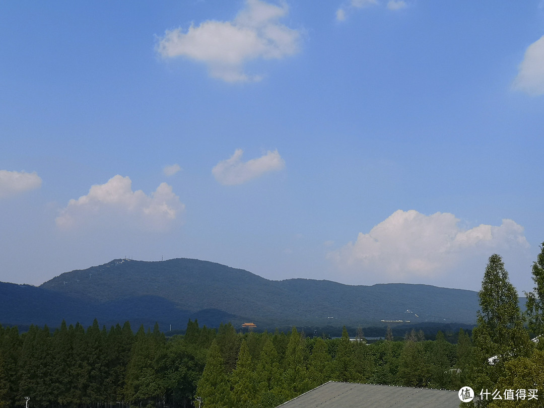 在天台遥望紫金山和钟山