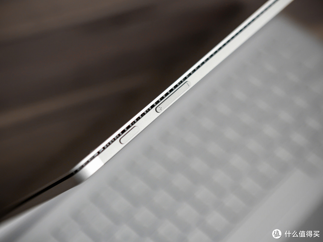 性能升级 依然精致 全新微软Surface Book 3评测