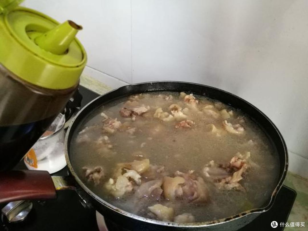 农村家家户户都会做的一道美食:猪蹄肉皮冻,美味停不下来!