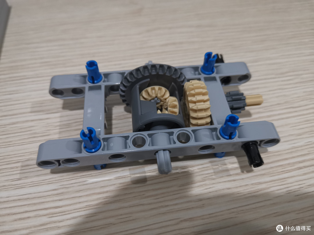 LEGO 机械组系列 42110 路虎卫士越野车 评测