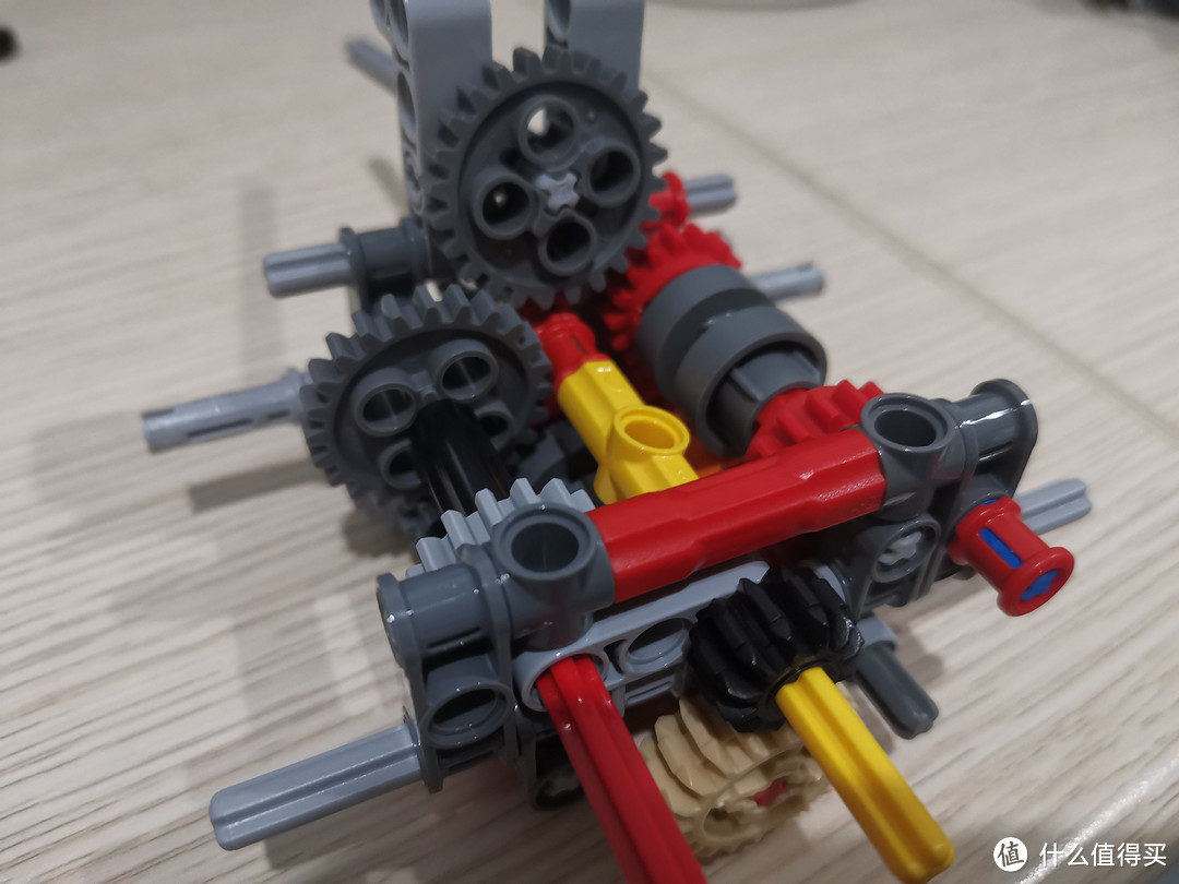 LEGO 机械组系列 42110 路虎卫士越野车 评测