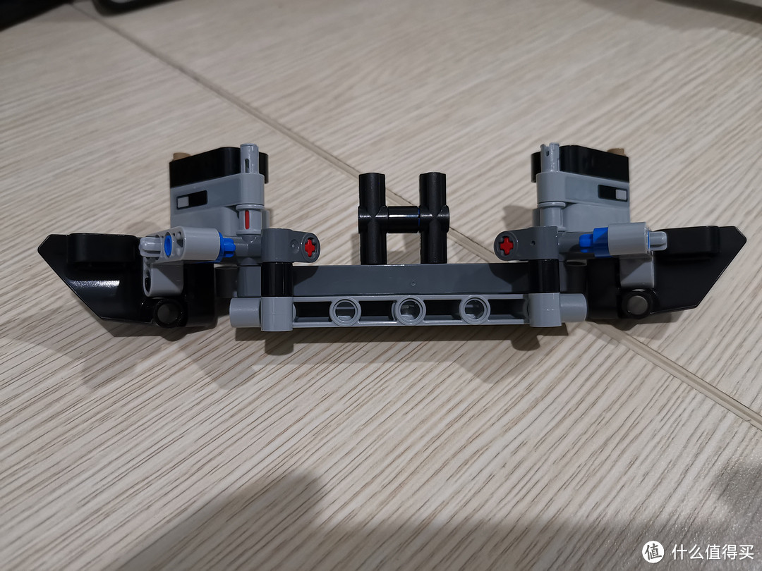 LEGO 机械组系列 42110 路虎卫士越野车 评测