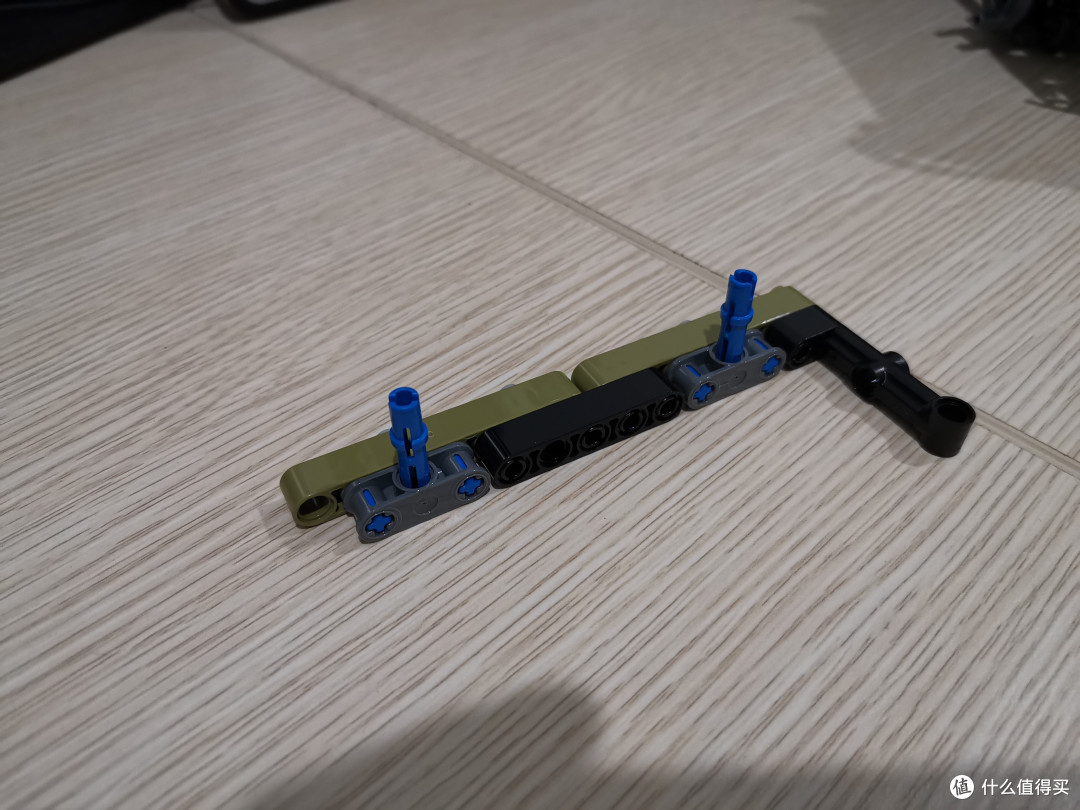 LEGO 机械组系列 42110 路虎卫士越野车 评测