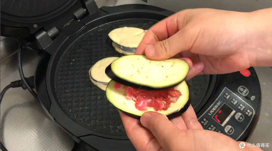 茄子加个鸡蛋,做出来比饺子还香,开胃又下饭