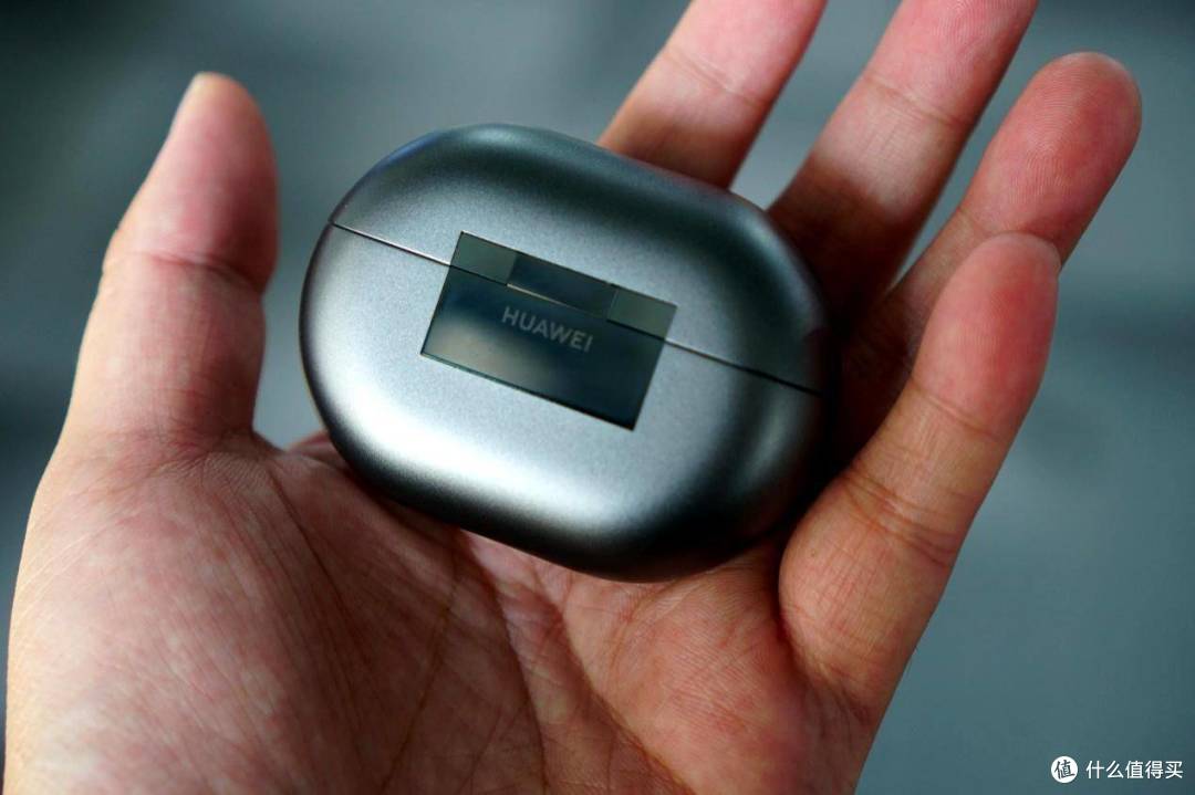 华为freebuds pro 冰霜银配色充电盒