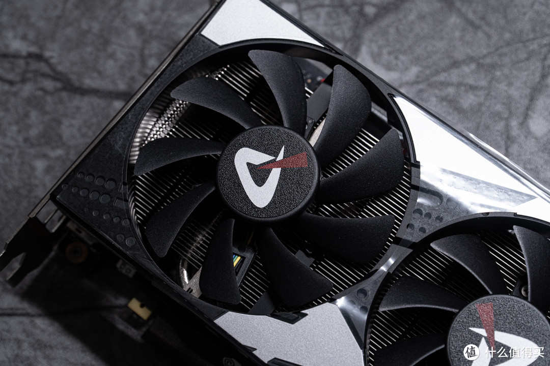 你没见过的船新版本——AX-GAMING 电竞叛客 RTX2060 开箱简测