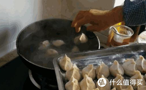 白菜做饺子调馅如何不出水,关键看这一步,很多人都做错了