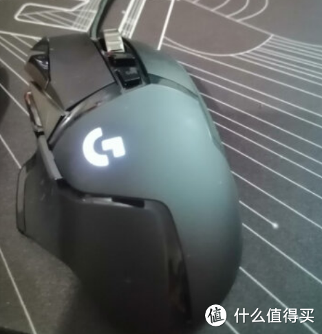 罗技G502 HERO主宰者开箱体验，打击感棒棒的游戏鼠标！