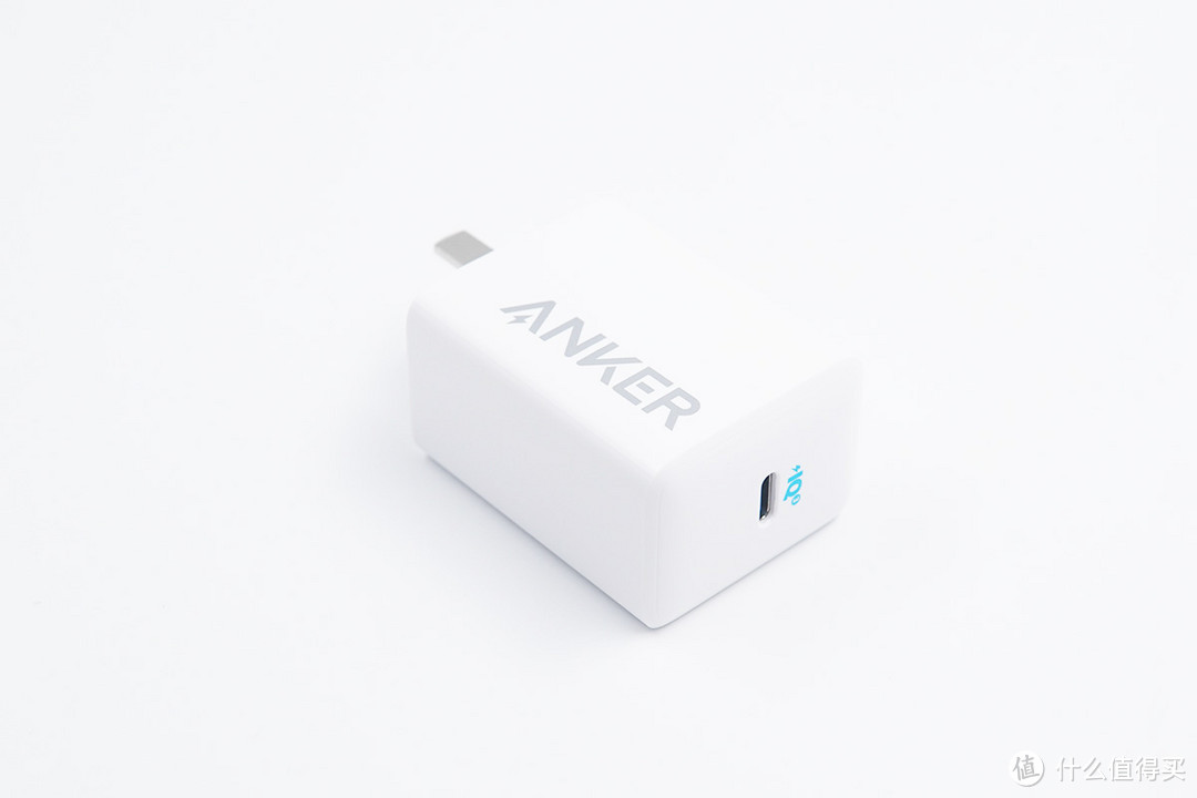 氮化镓风口的“逆行者”：Anker安克 PowerPortⅢ 65W 充电器评测