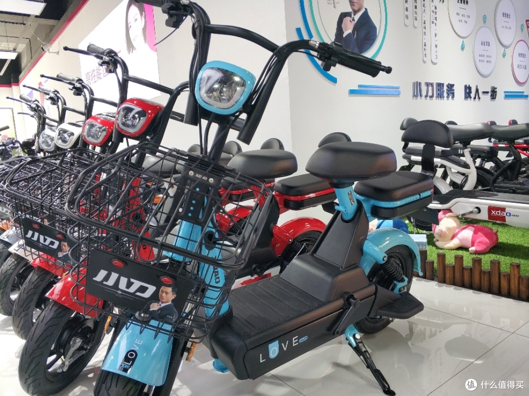 入手会环球飞车的小刀电动车后，内心：为啥没早买？