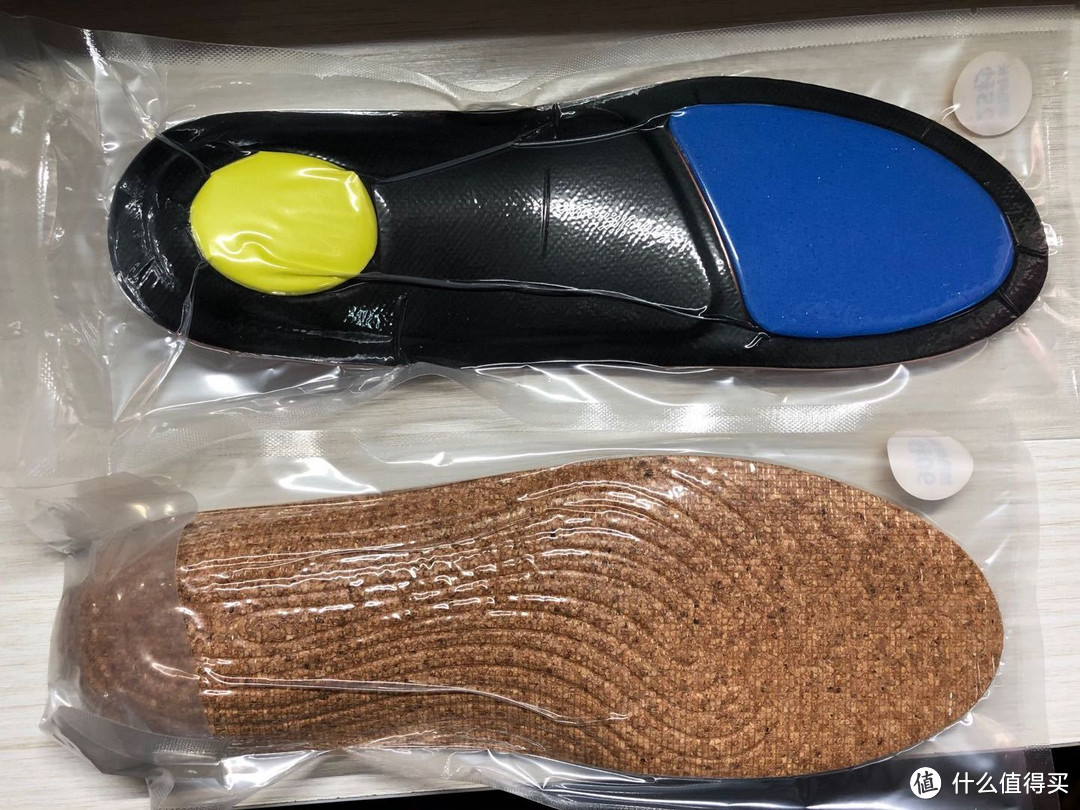 这双量脚定制的鞋垫,请用热水泡开