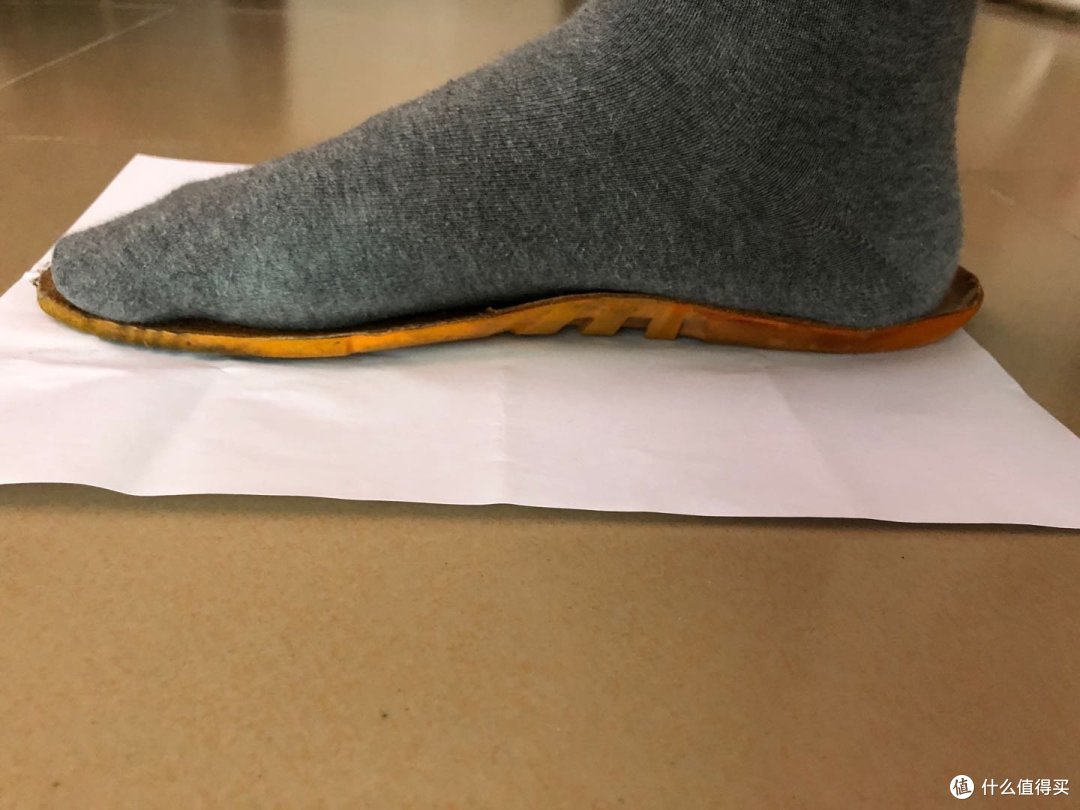 这双量脚定制的鞋垫,请用热水泡开