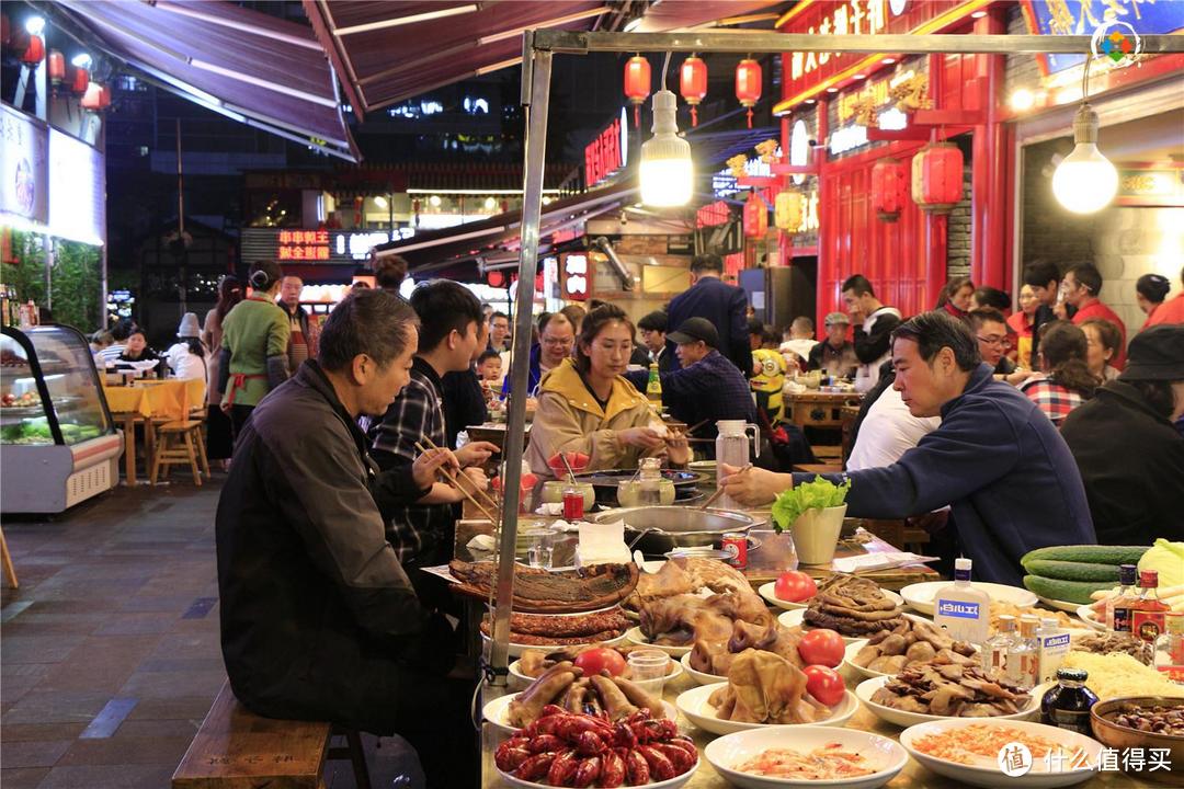 重庆夜经济大数据出炉，夜间消费占比超60%，90后贡献了一半