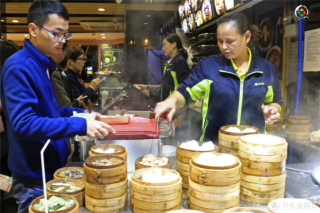 重庆夜经济大数据出炉，夜间消费占比超60%，90后贡献了一半