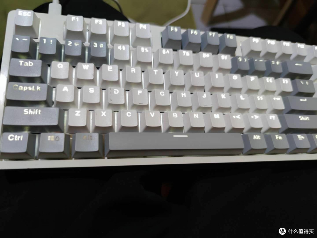 又一次的地摊捡漏——悦米MK01机械键盘购入记