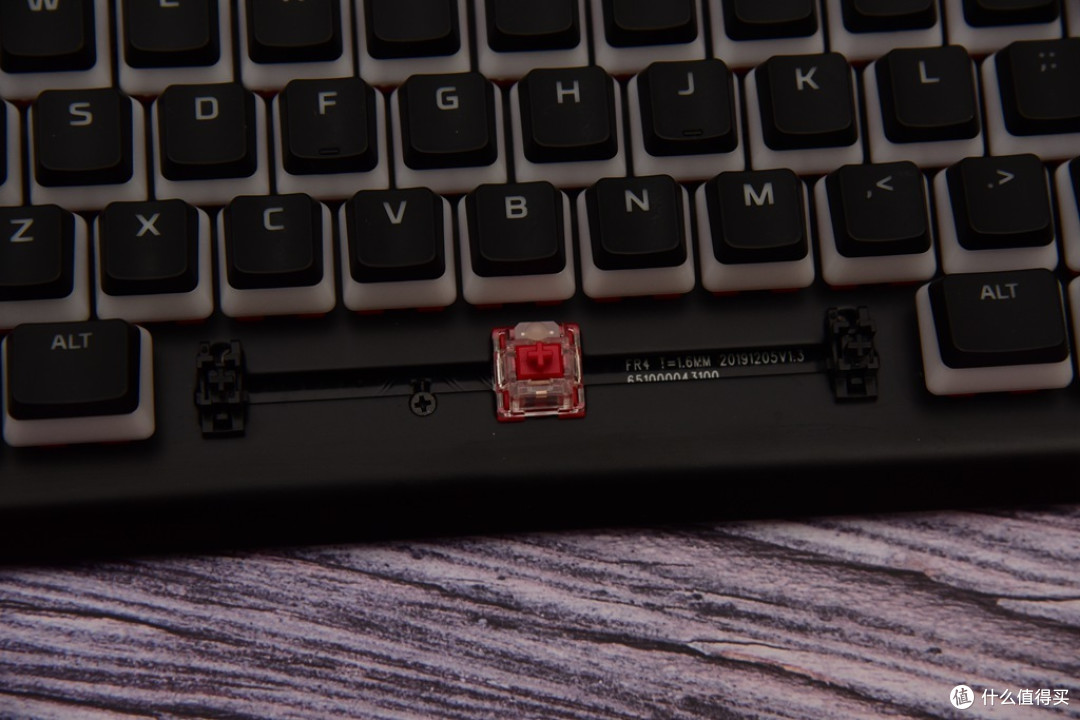自有轴体，放飞自我—HyperX阿洛伊精英2机械键盘评测