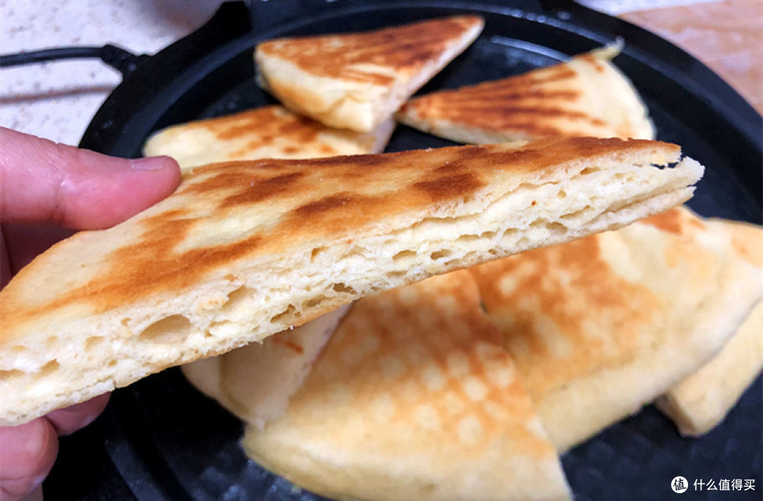 电饼铛烙饼总发硬？原来这1步错了！