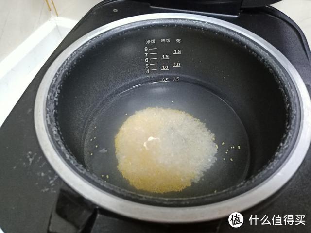 晒晒夫妻俩的轻食早餐,分量少还一人一半,网友:老两口也浪漫