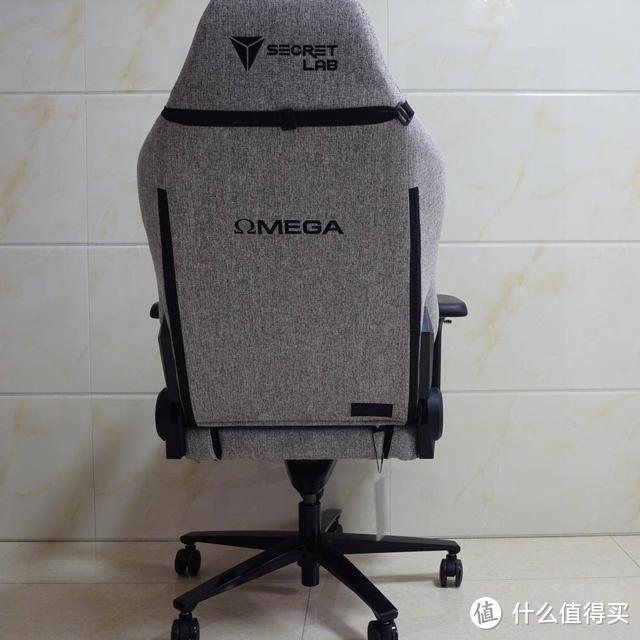 坐下就不想起来了：Secretlab圣临电竞椅OMEGA黑白曲奇款上手体验