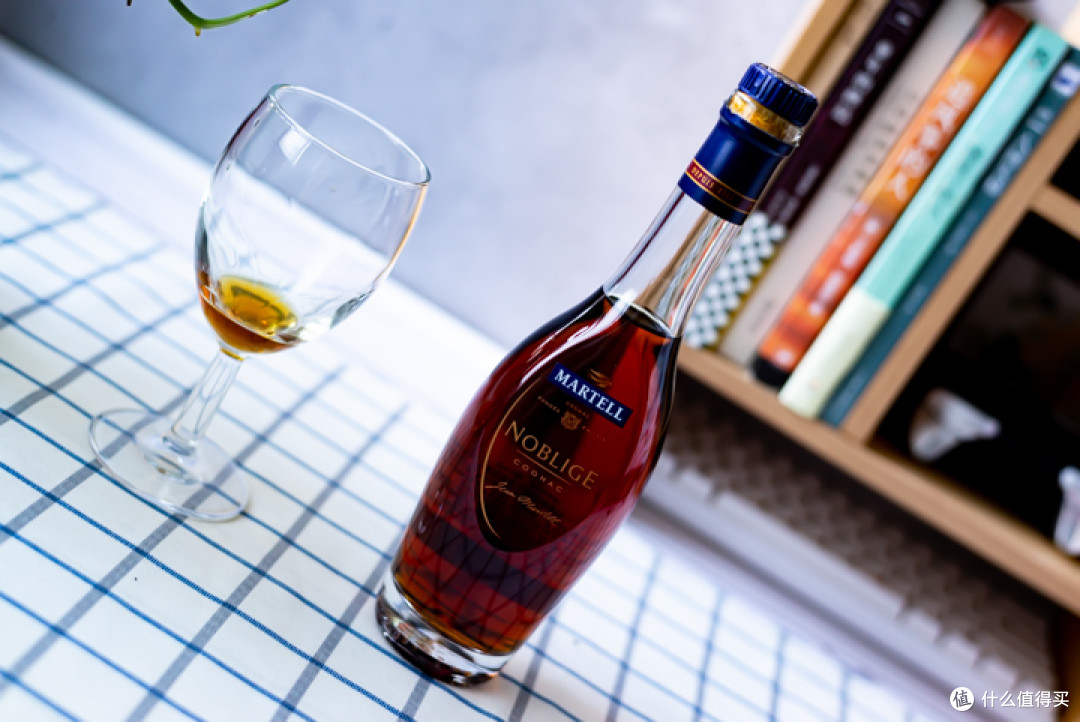 来自白兰地酒的回味悠长,马爹利名士VSOP+级干邑白兰地体验