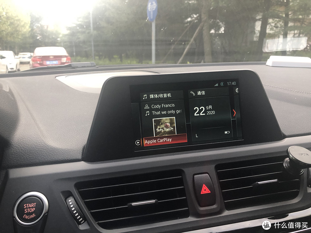 媳妇的小宝马1系无损刷出Carplay，终于可以扔掉手机支架