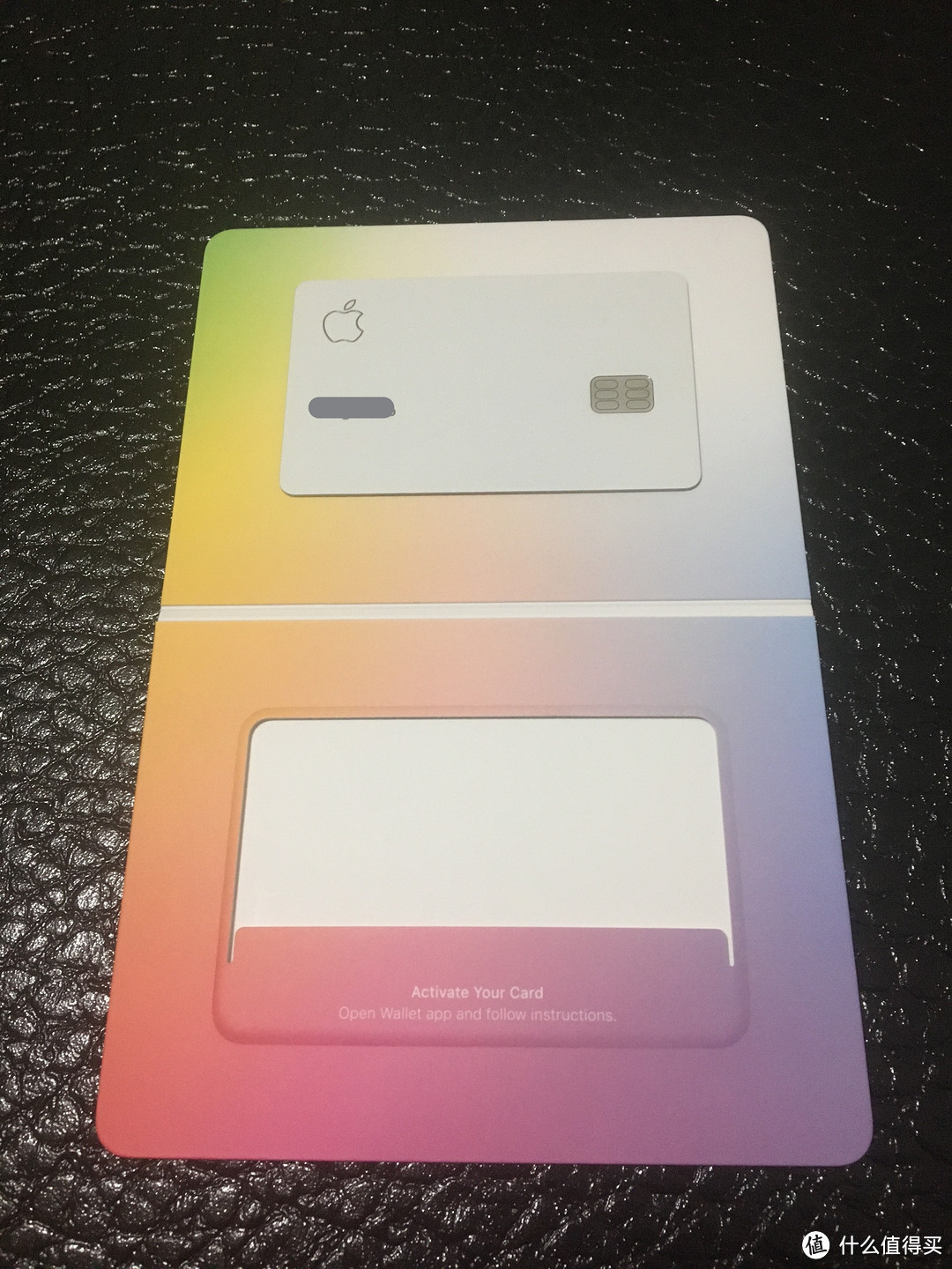 Apple card开箱：一张印有三个logo的刮痧板
