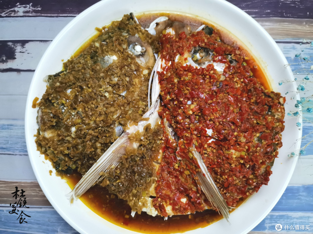 改良双色剁椒鱼头地道做法，详细配料简单易学，在家轻松做名菜
