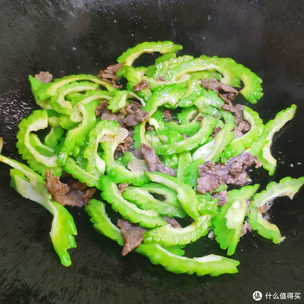 苦瓜小炒肉—懒人在家就能轻松做